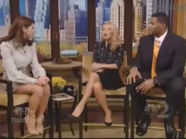Ashley-Greene-dot-nl-15November2012LiveWithKellyAndMicheal0063.jpg