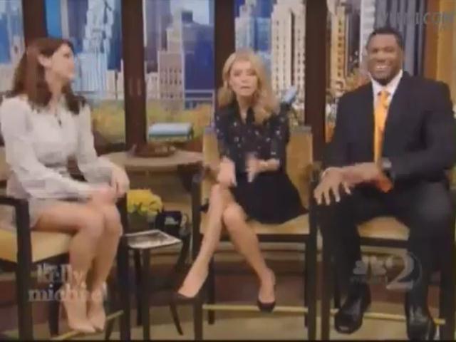 Ashley-Greene-dot-nl-15November2012LiveWithKellyAndMicheal0066.jpg