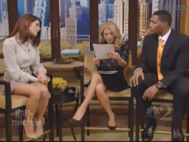 Ashley-Greene-dot-nl-15November2012LiveWithKellyAndMicheal0151.jpg