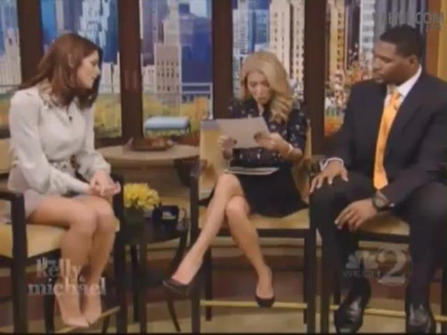Ashley-Greene-dot-nl-15November2012LiveWithKellyAndMicheal0153.jpg