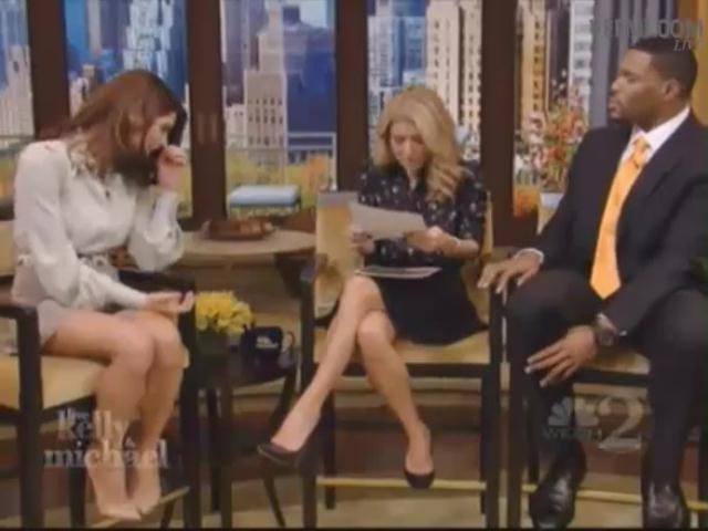 Ashley-Greene-dot-nl-15November2012LiveWithKellyAndMicheal0155.jpg