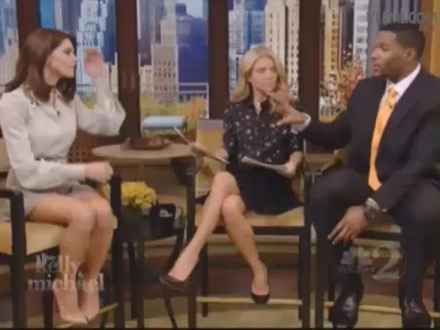 Ashley-Greene-dot-nl-15November2012LiveWithKellyAndMicheal0159.jpg