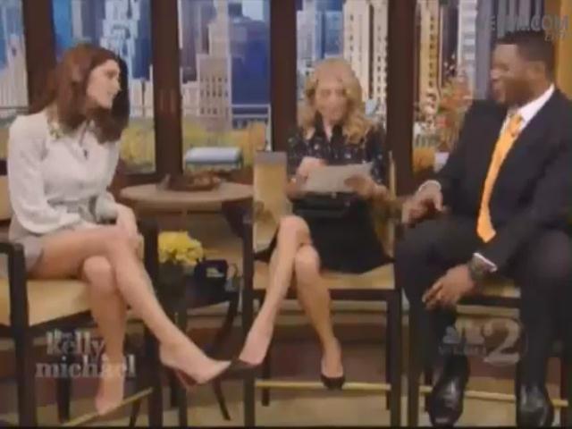 Ashley-Greene-dot-nl-15November2012LiveWithKellyAndMicheal0202.jpg