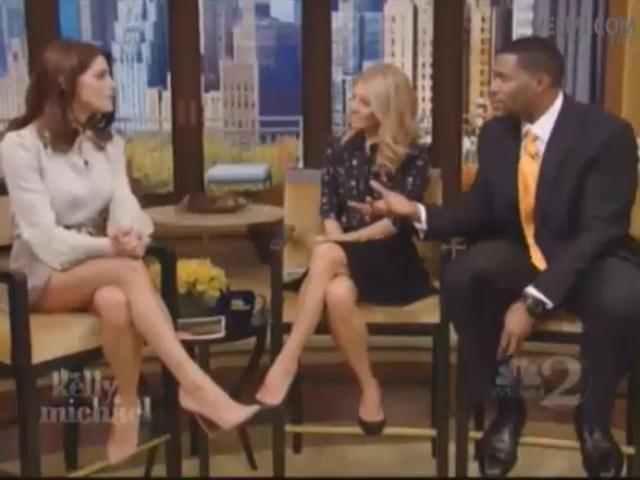 Ashley-Greene-dot-nl-15November2012LiveWithKellyAndMicheal0216.jpg