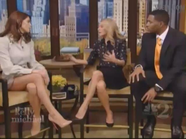 Ashley-Greene-dot-nl-15November2012LiveWithKellyAndMicheal0249.jpg