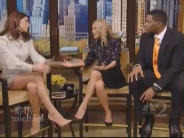 Ashley-Greene-dot-nl-15November2012LiveWithKellyAndMicheal0250.jpg