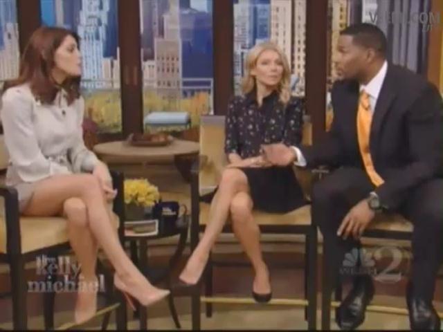Ashley-Greene-dot-nl-15November2012LiveWithKellyAndMicheal0293.jpg