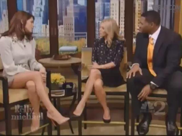 Ashley-Greene-dot-nl-15November2012LiveWithKellyAndMicheal0308.jpg