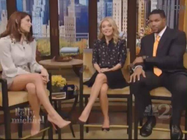 Ashley-Greene-dot-nl-15November2012LiveWithKellyAndMicheal0327.jpg