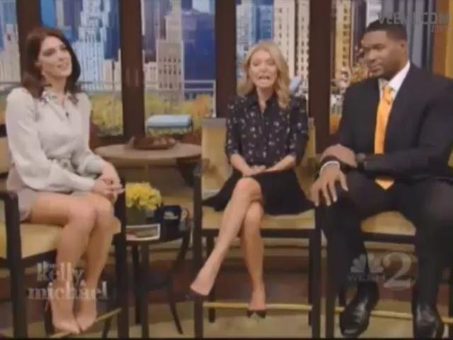 Ashley-Greene-dot-nl-15November2012LiveWithKellyAndMicheal0329.jpg