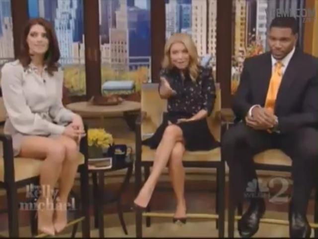 Ashley-Greene-dot-nl-15November2012LiveWithKellyAndMicheal0333.jpg