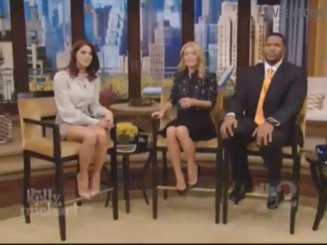Ashley-Greene-dot-nl-15November2012LiveWithKellyAndMicheal0342.jpg