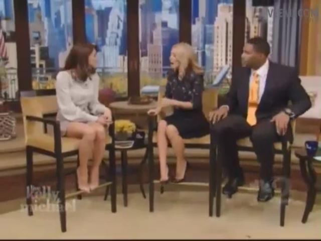 Ashley-Greene-dot-nl-15November2012LiveWithKellyAndMicheal0343.jpg