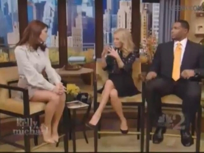 Ashley-Greene-dot-nl-15November2012LiveWithKellyAndMicheal0054.jpg