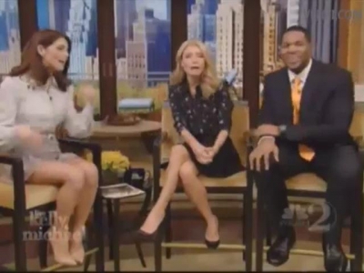 Ashley-Greene-dot-nl-15November2012LiveWithKellyAndMicheal0065.jpg