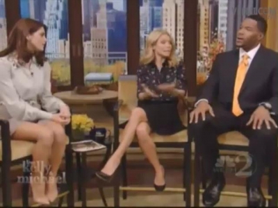 Ashley-Greene-dot-nl-15November2012LiveWithKellyAndMicheal0084.jpg