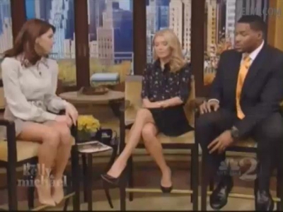 Ashley-Greene-dot-nl-15November2012LiveWithKellyAndMicheal0096.jpg