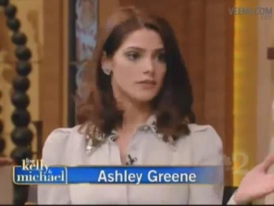 Ashley-Greene-dot-nl-15November2012LiveWithKellyAndMicheal0113.jpg