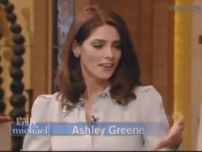 Ashley-Greene-dot-nl-15November2012LiveWithKellyAndMicheal0114.jpg