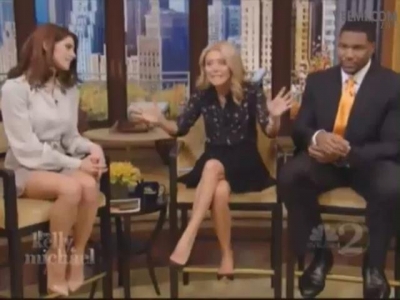 Ashley-Greene-dot-nl-15November2012LiveWithKellyAndMicheal0334.jpg