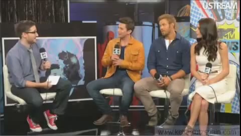 Ashley-Greene-dot-nl_2012MTVInterviewAtComicCon0014.jpg