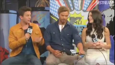 Ashley-Greene-dot-nl_2012MTVInterviewAtComicCon0022.jpg Ashley-Greene-dot-nl_2012MTVInterviewAtComicCon0022.jpg