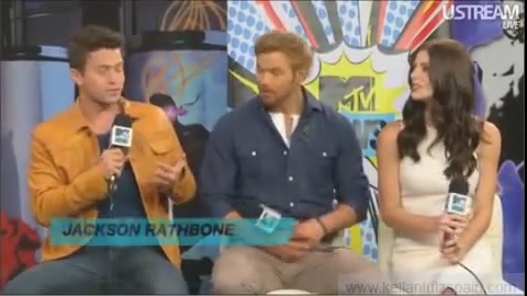 Ashley-Greene-dot-nl_2012MTVInterviewAtComicCon0023.jpg Ashley-Greene-dot-nl_2012MTVInterviewAtComicCon0023.jpg