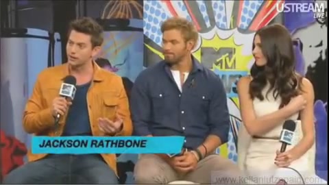 Ashley-Greene-dot-nl_2012MTVInterviewAtComicCon0025.jpg