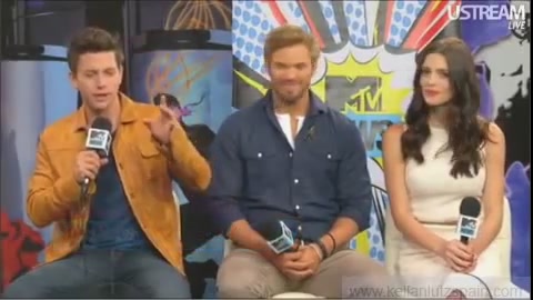 Ashley-Greene-dot-nl_2012MTVInterviewAtComicCon0030.jpg