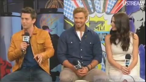 Ashley-Greene-dot-nl_2012MTVInterviewAtComicCon0032.jpg