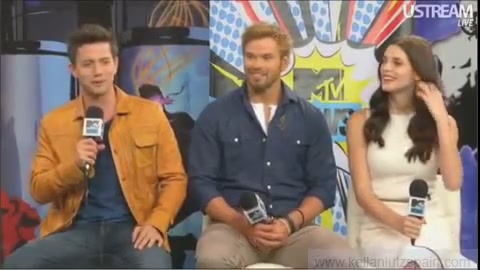 Ashley-Greene-dot-nl_2012MTVInterviewAtComicCon0035.jpg