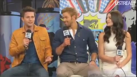 Ashley-Greene-dot-nl_2012MTVInterviewAtComicCon0037.jpg