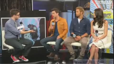 Ashley-Greene-dot-nl_2012MTVInterviewAtComicCon0057.jpg