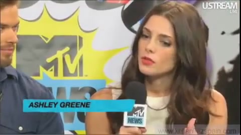 Ashley-Greene-dot-nl_2012MTVInterviewAtComicCon0087.jpg