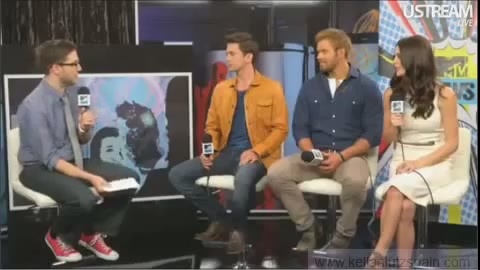 Ashley-Greene-dot-nl_2012MTVInterviewAtComicCon0108.jpg Ashley-Greene-dot-nl_2012MTVInterviewAtComicCon0108.jpg