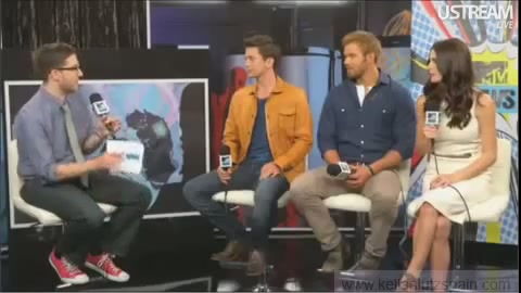 Ashley-Greene-dot-nl_2012MTVInterviewAtComicCon0109.jpg Ashley-Greene-dot-nl_2012MTVInterviewAtComicCon0109.jpg