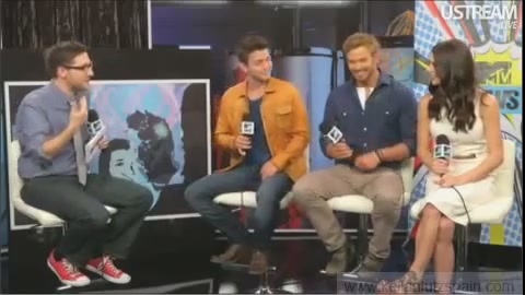 Ashley-Greene-dot-nl_2012MTVInterviewAtComicCon0119.jpg Ashley-Greene-dot-nl_2012MTVInterviewAtComicCon0119.jpg