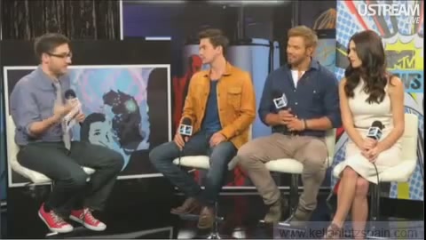 Ashley-Greene-dot-nl_2012MTVInterviewAtComicCon0125.jpg Ashley-Greene-dot-nl_2012MTVInterviewAtComicCon0125.jpg