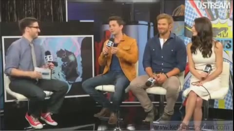 Ashley-Greene-dot-nl_2012MTVInterviewAtComicCon0194.jpg Ashley-Greene-dot-nl_2012MTVInterviewAtComicCon0194.jpg