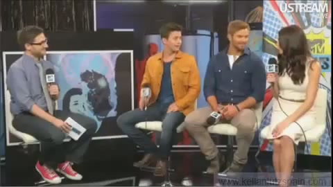 Ashley-Greene-dot-nl_2012MTVInterviewAtComicCon0210.jpg Ashley-Greene-dot-nl_2012MTVInterviewAtComicCon0210.jpg