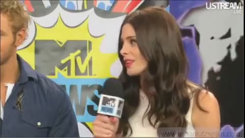 Ashley-Greene-dot-nl_2012MTVInterviewAtComicCon0221.jpg