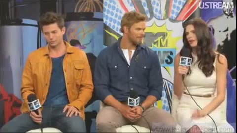 Ashley-Greene-dot-nl_2012MTVInterviewAtComicCon0261.jpg