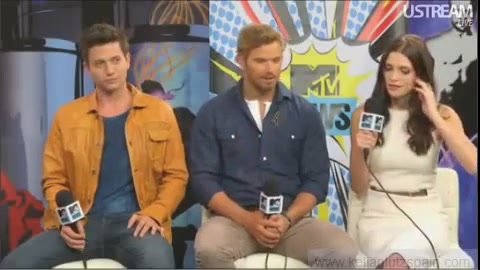 Ashley-Greene-dot-nl_2012MTVInterviewAtComicCon0264.jpg