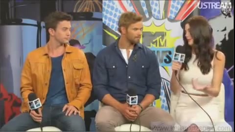 Ashley-Greene-dot-nl_2012MTVInterviewAtComicCon0266.jpg