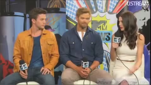 Ashley-Greene-dot-nl_2012MTVInterviewAtComicCon0269.jpg Ashley-Greene-dot-nl_2012MTVInterviewAtComicCon0269.jpg