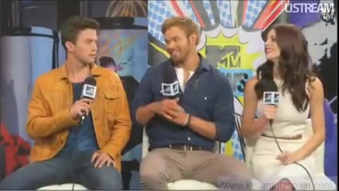 Ashley-Greene-dot-nl_2012MTVInterviewAtComicCon0292.jpg
