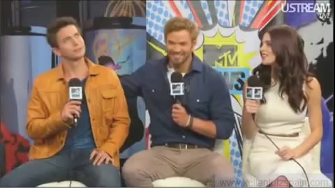 Ashley-Greene-dot-nl_2012MTVInterviewAtComicCon0293.jpg