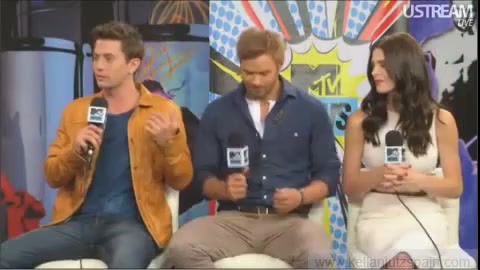 Ashley-Greene-dot-nl_2012MTVInterviewAtComicCon0300.jpg Ashley-Greene-dot-nl_2012MTVInterviewAtComicCon0300.jpg