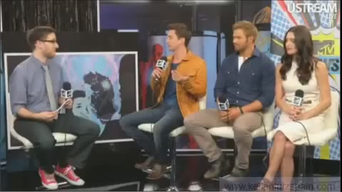 Ashley-Greene-dot-nl_2012MTVInterviewAtComicCon0302.jpg