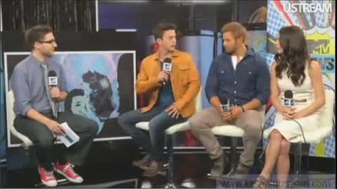 Ashley-Greene-dot-nl_2012MTVInterviewAtComicCon0309.jpg